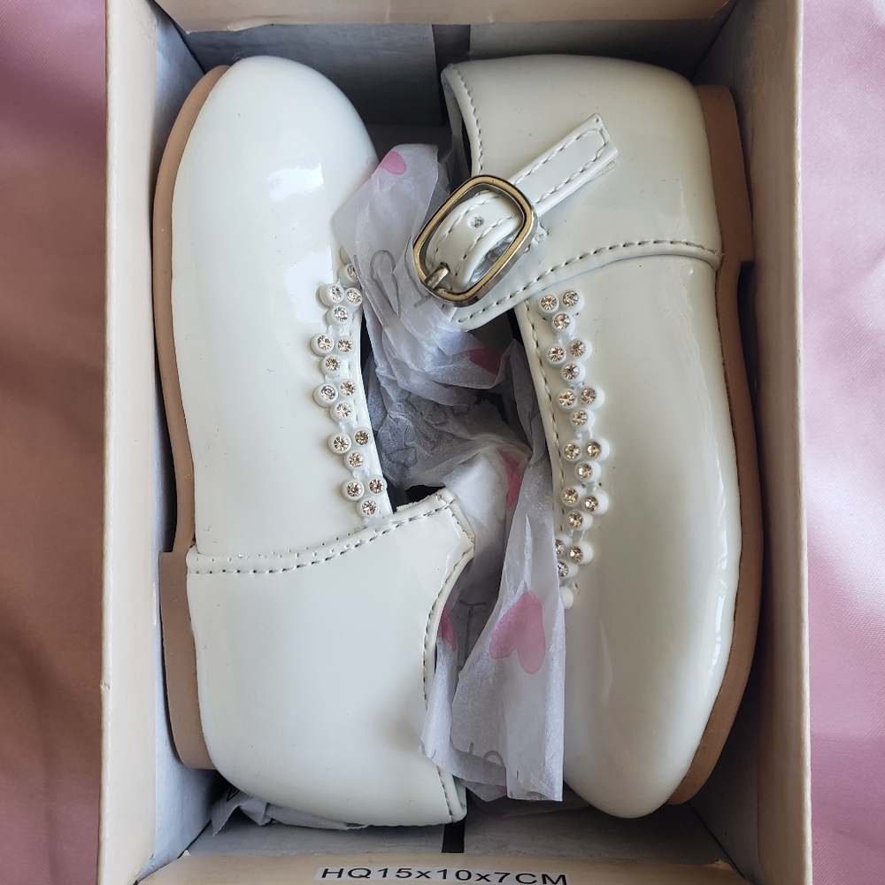 *Never been used— Cute Infant Girl Dress Shoes